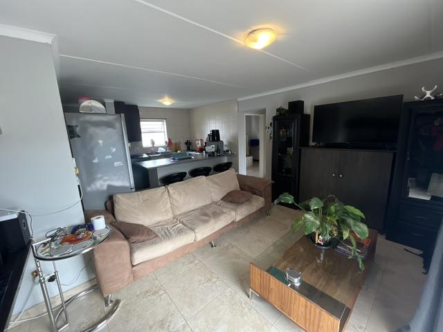 To Let 2 Bedroom Property for Rent in Vredekloof East Western Cape